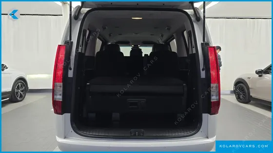 HYUNDAI STARIA TOURER 11-SEATER
