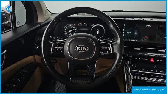 KIA CARNIVAL DIESEL 9-SEATER NOBLESSE