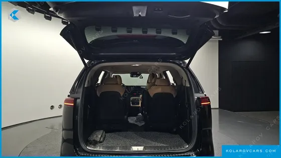 KIA CARNIVAL DIESEL 9-SEATER NOBLESSE