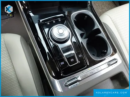 KIA CARNIVAL GASOLINE 7-SEATER SIGNATURE
