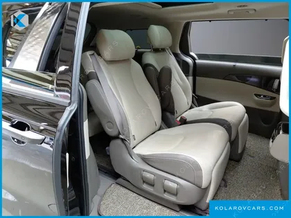 KIA CARNIVAL GASOLINE 7-SEATER SIGNATURE