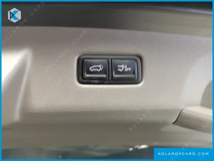 KIA CARNIVAL GASOLINE 7-SEATER SIGNATURE