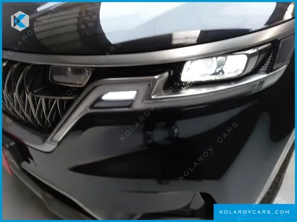 KIA CARNIVAL GASOLINE 7-SEATER SIGNATURE