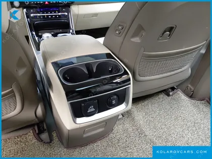 KIA CARNIVAL GASOLINE 7-SEATER SIGNATURE