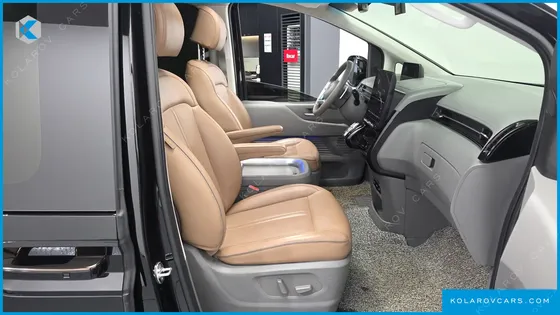 HYUNDAI STARIA L3.5 LOUNGE 9-SEATER