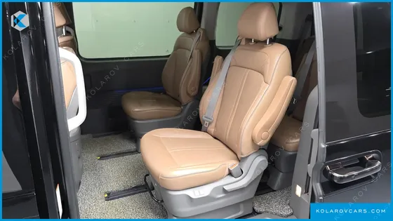 HYUNDAI STARIA L3.5 LOUNGE 9-SEATER