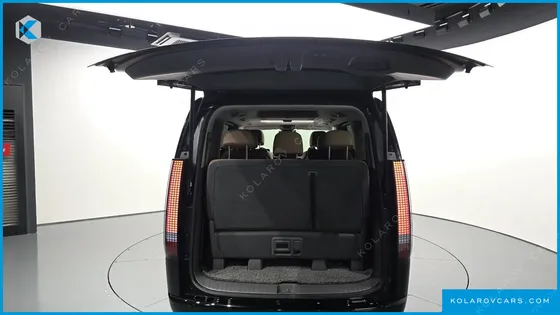 HYUNDAI STARIA L3.5 LOUNGE 9-SEATER
