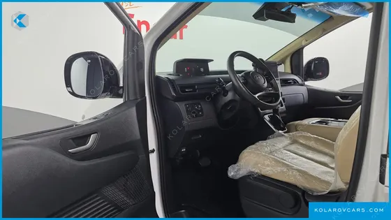 HYUNDAI STARIA L3.5 CARGO 3-SEATER