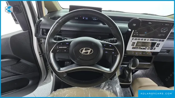 HYUNDAI STARIA L3.5 CARGO 3-SEATER