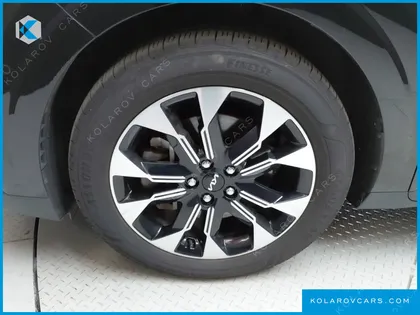 KIA CARNIVAL GASOLINE 9-SEATER SIGNATURE