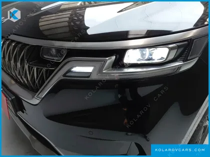 KIA CARNIVAL GASOLINE 9-SEATER SIGNATURE