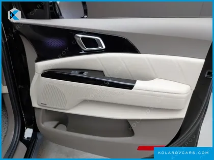KIA CARNIVAL GASOLINE 9-SEATER SIGNATURE