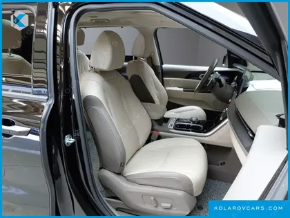 KIA CARNIVAL GASOLINE 9-SEATER SIGNATURE
