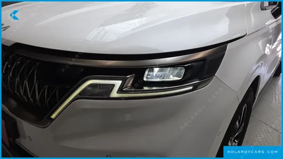 KIA CARNIVAL GASOLINE 9-SEATER SIGNATURE