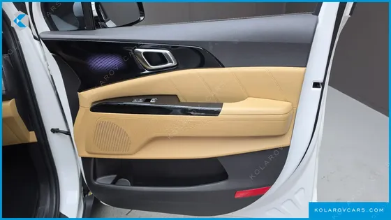 KIA CARNIVAL GASOLINE 9-SEATER SIGNATURE