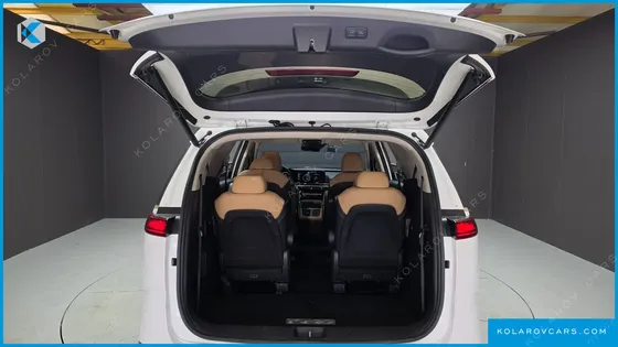 KIA CARNIVAL GASOLINE 9-SEATER SIGNATURE