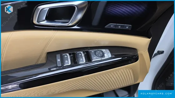 KIA CARNIVAL GASOLINE 9-SEATER SIGNATURE