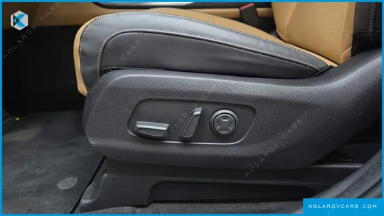 KIA CARNIVAL GASOLINE 9-SEATER SIGNATURE