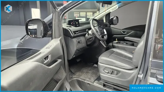 HYUNDAI STARIA TOURER 11-SEATER