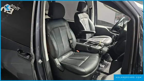 HYUNDAI STARIA TOURER 11-SEATER
