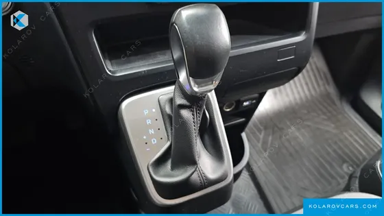HYUNDAI STARIA L3.5 CARGO 5-SEATER