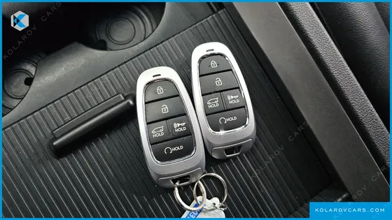 HYUNDAI STARIA L3.5 CARGO 5-SEATER