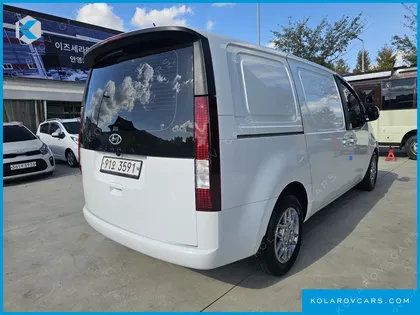 HYUNDAI STARIA CARGO 3-SEATER