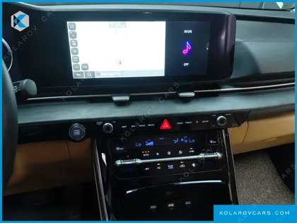KIA CARNIVAL GASOLINE 9-SEATER NOBLESSE