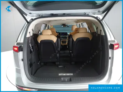 KIA CARNIVAL GASOLINE 9-SEATER NOBLESSE