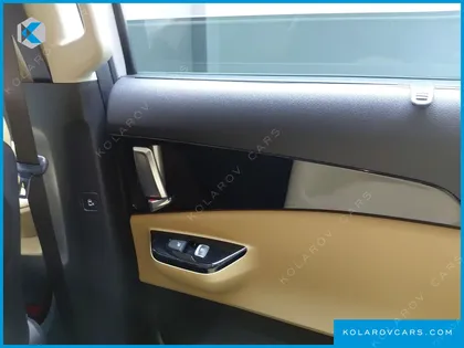 KIA CARNIVAL GASOLINE 9-SEATER NOBLESSE