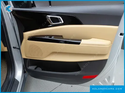 KIA CARNIVAL GASOLINE 9-SEATER NOBLESSE