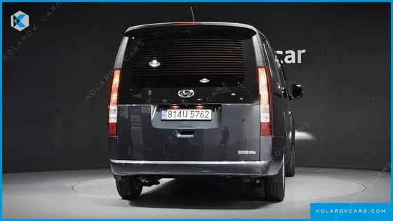 HYUNDAI STARIA CARGO 5-SEATER