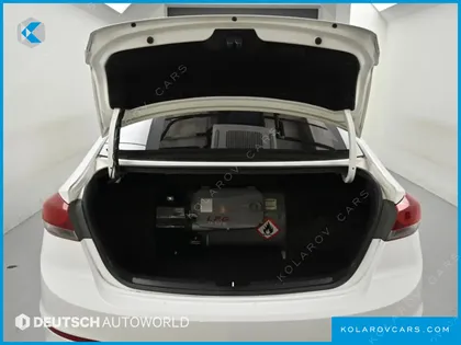 HYUNDAI ELANTRA (AVANTE) 1.6 LPI STYLE (RENTAL CAR)