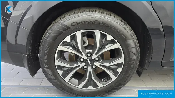 KIA CARNIVAL DIESEL 11-SEATER SIGNATURE