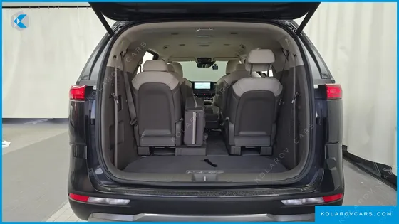 KIA CARNIVAL DIESEL 11-SEATER SIGNATURE