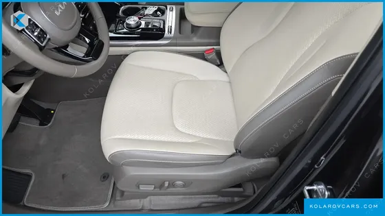 KIA CARNIVAL DIESEL 11-SEATER SIGNATURE