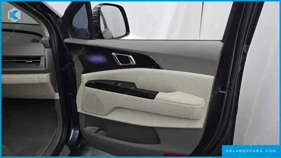 KIA CARNIVAL DIESEL 11-SEATER SIGNATURE