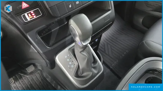HYUNDAI STARIA L3.5 CARGO 5-SEATER