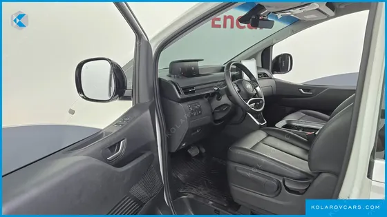 HYUNDAI STARIA L3.5 CARGO 5-SEATER
