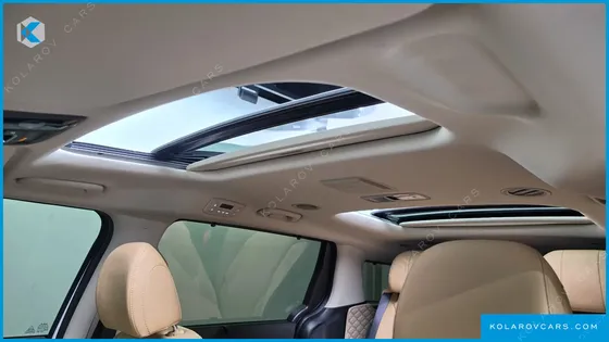 KIA CARNIVAL GASOLINE 7-SEATER SIGNATURE