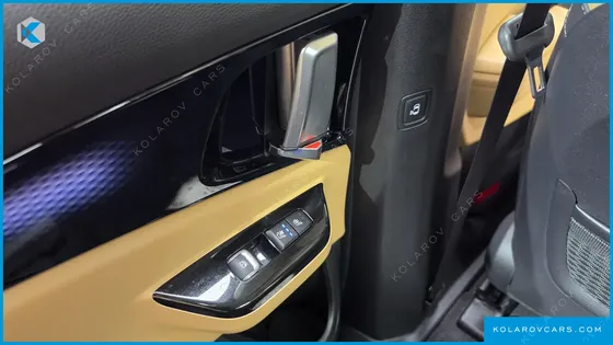 KIA CARNIVAL GASOLINE 7-SEATER SIGNATURE