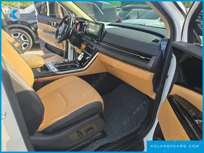 KIA CARNIVAL DIESEL 9-SEATER NOBLESSE