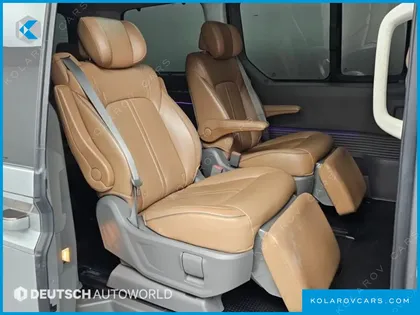 HYUNDAI STARIA L3.5 LOUNGE 7-SEATER