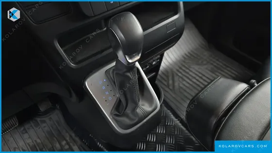 HYUNDAI STARIA TOURER 11-SEATER