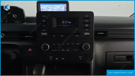 HYUNDAI STARIA TOURER 11-SEATER