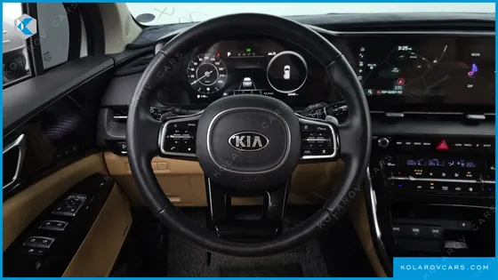 KIA CARNIVAL DIESEL 9-SEATER SIGNATURE