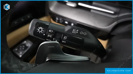 KIA CARNIVAL DIESEL 9-SEATER SIGNATURE