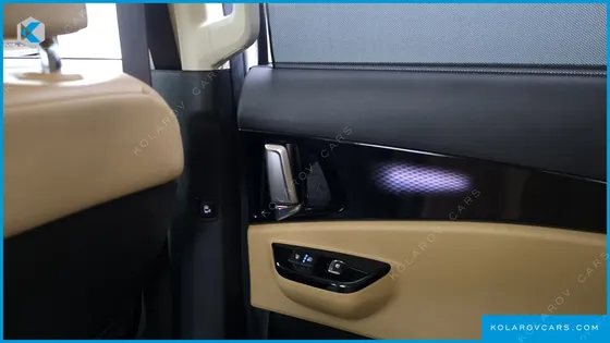 KIA CARNIVAL DIESEL 9-SEATER SIGNATURE