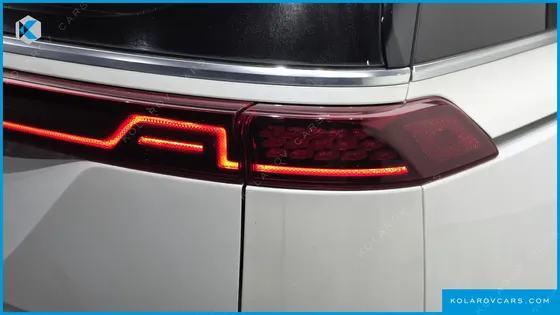 KIA CARNIVAL DIESEL 9-SEATER SIGNATURE