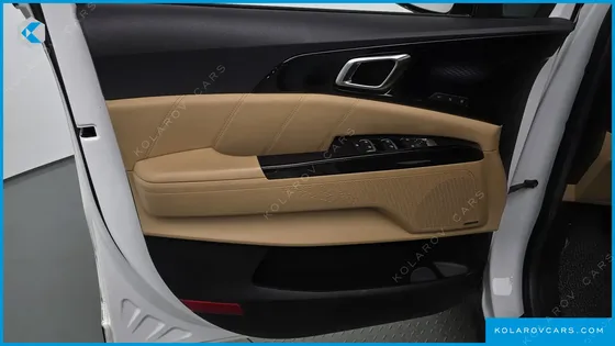KIA CARNIVAL DIESEL 9-SEATER SIGNATURE